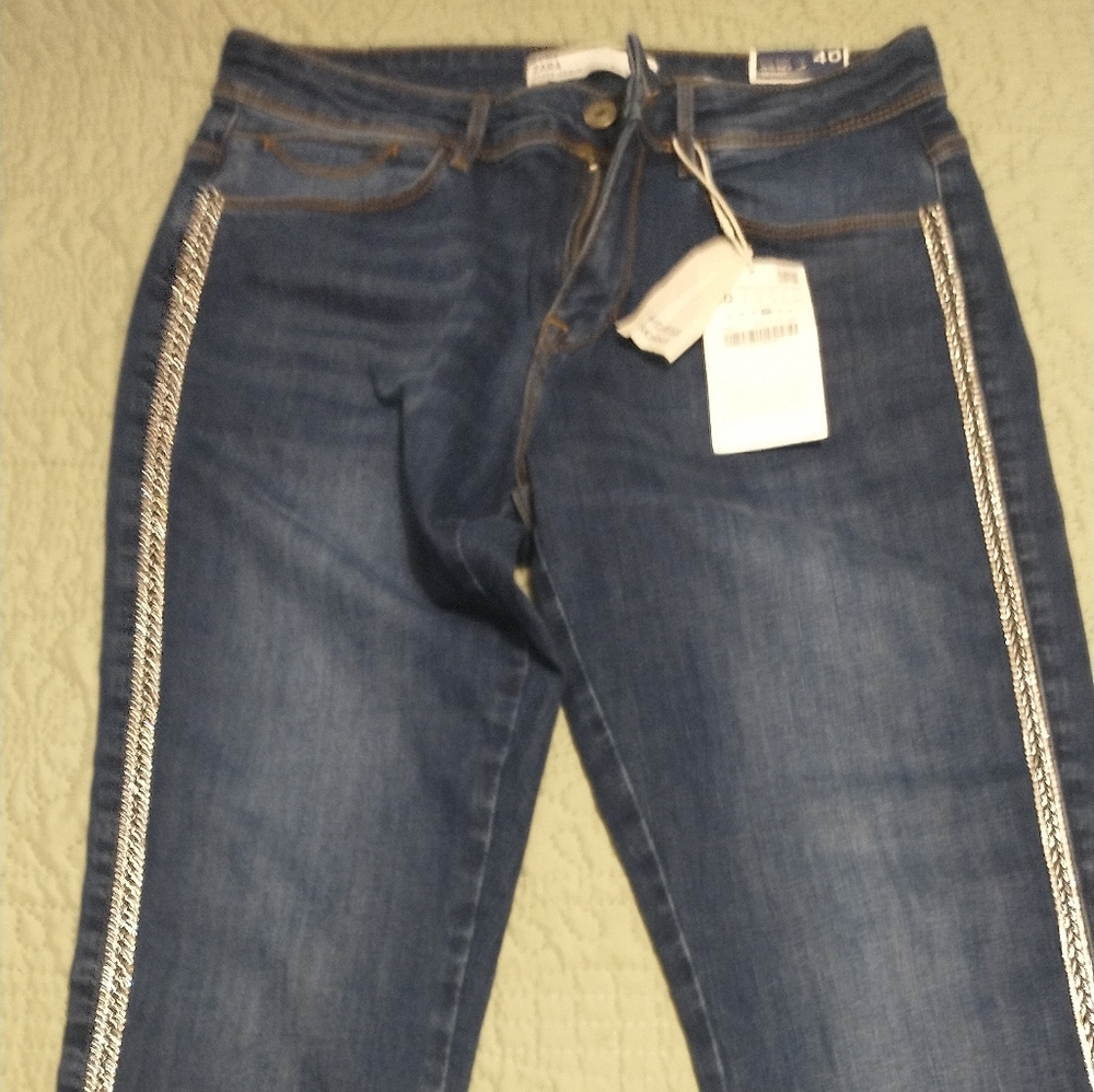 Zara ladies jeans, dark wash, size 8 USA, Rhinestone trim